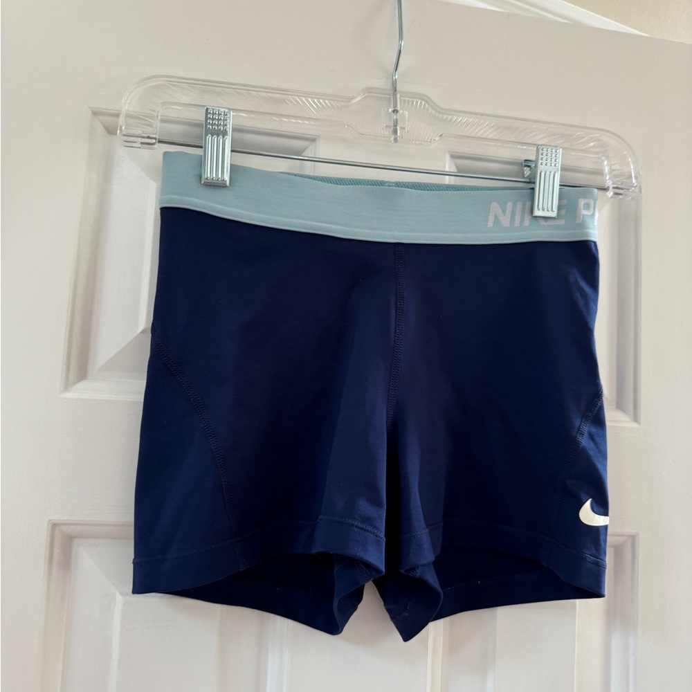 Women’s NIKE PROS size small navy and light blue